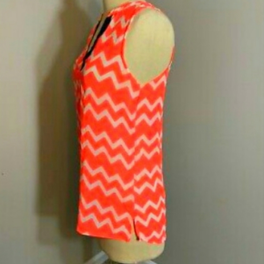 Live For Truth Top Size 2X High Low Shark Bite - Picture 11 of 13